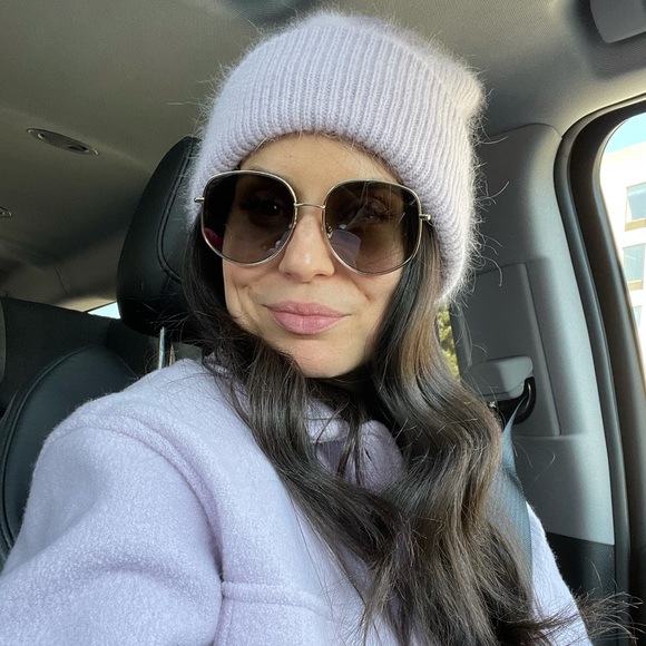 Meet your Posher, Christina - Picture 1 of 1